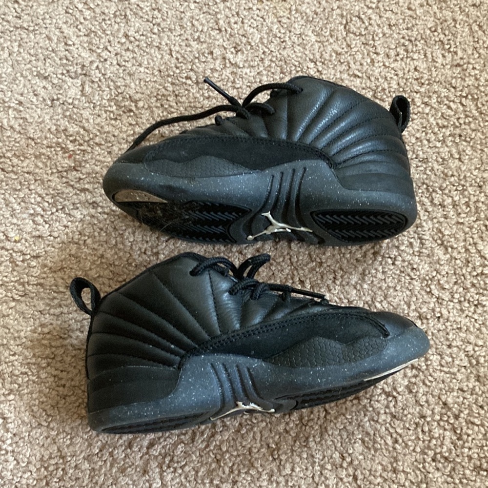 Kids Jordan’s size 10c - Picture 4 of 5